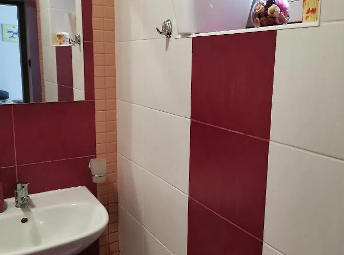 4 Seasons Apartments, A2 Apartment *