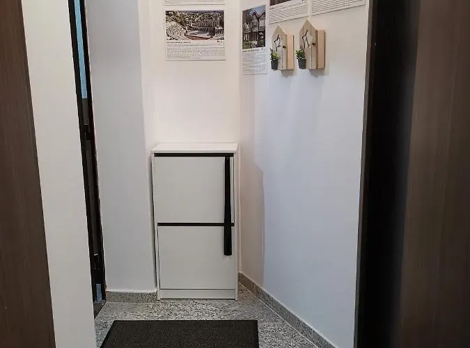 4 Seasons Apartments, A2 *